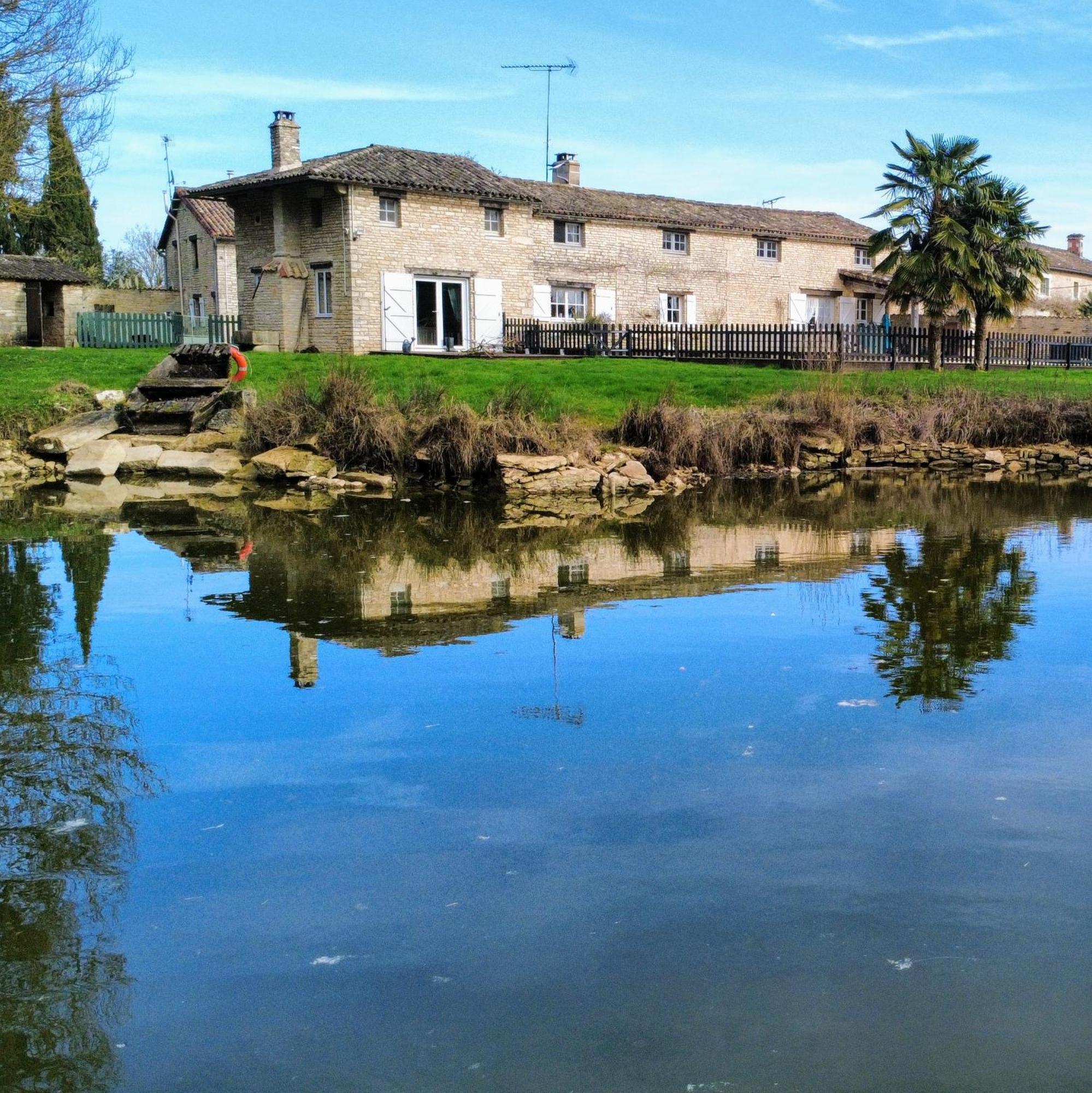 La Maison Du Petit Lac Messé Buitenkant foto